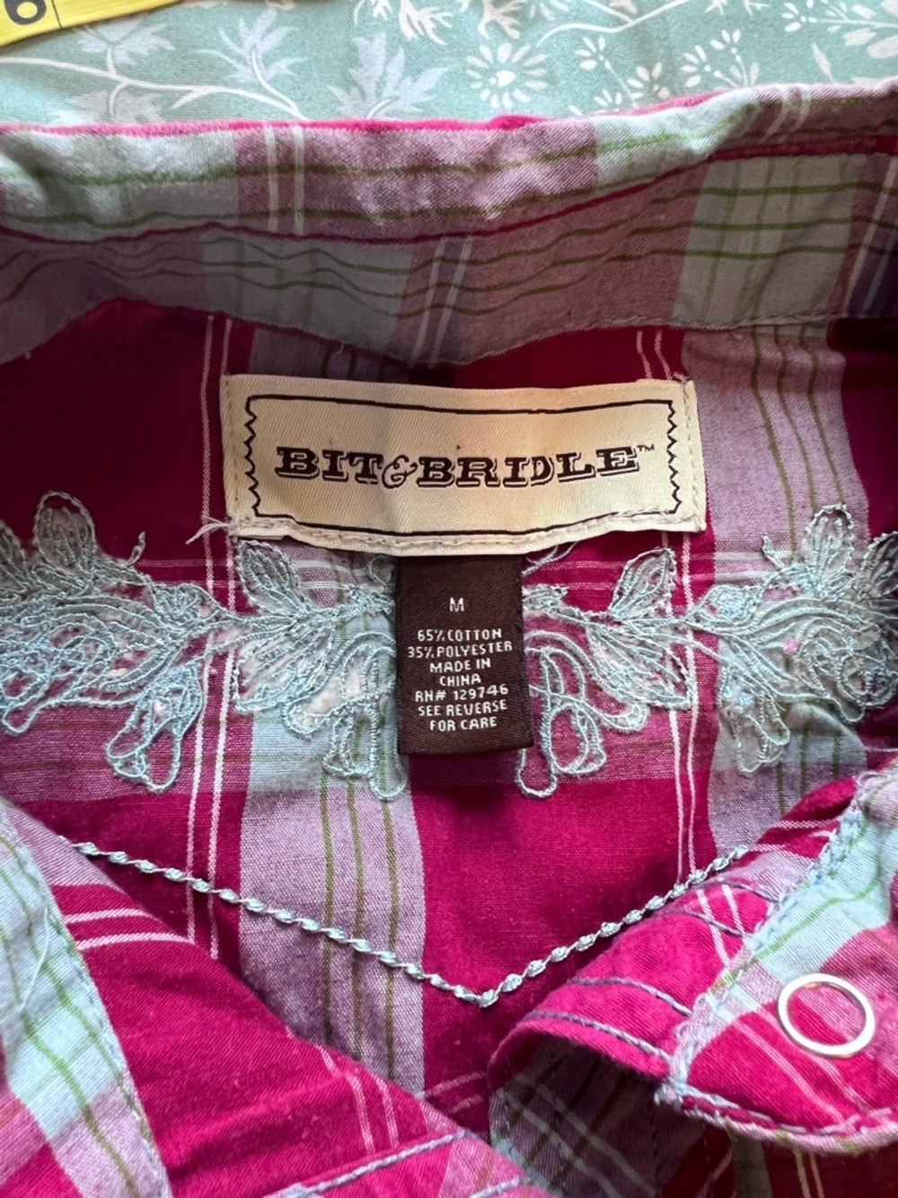 Bit & Bridle Western Pearl Snap Shirt Embroidered Plaid Magenta Blue Medium - Picture 6 of 9